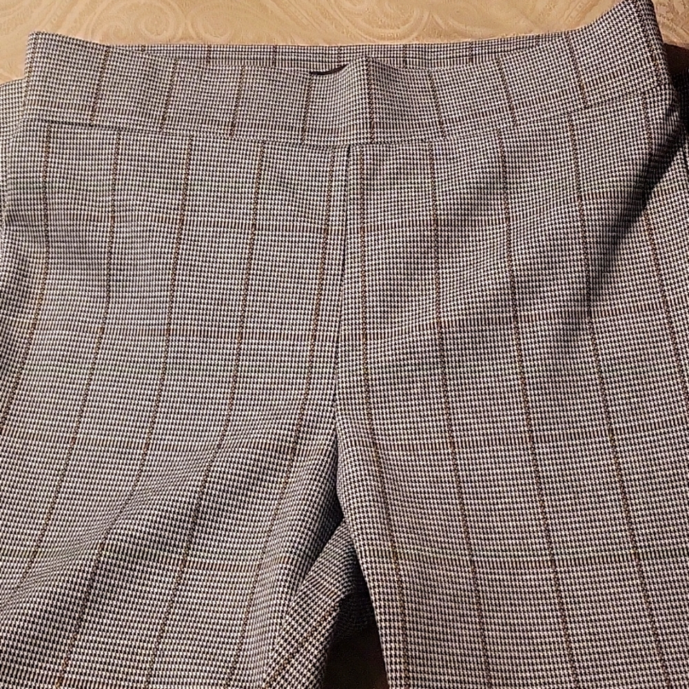Women's Loft comfortable stretch pants.